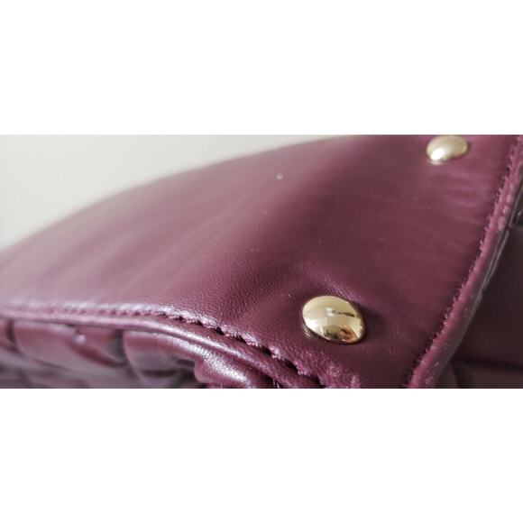 Michael Kors Hamilton Large Quilted Tote in Burgundy with Gold Hardware - Picture 5 of 11